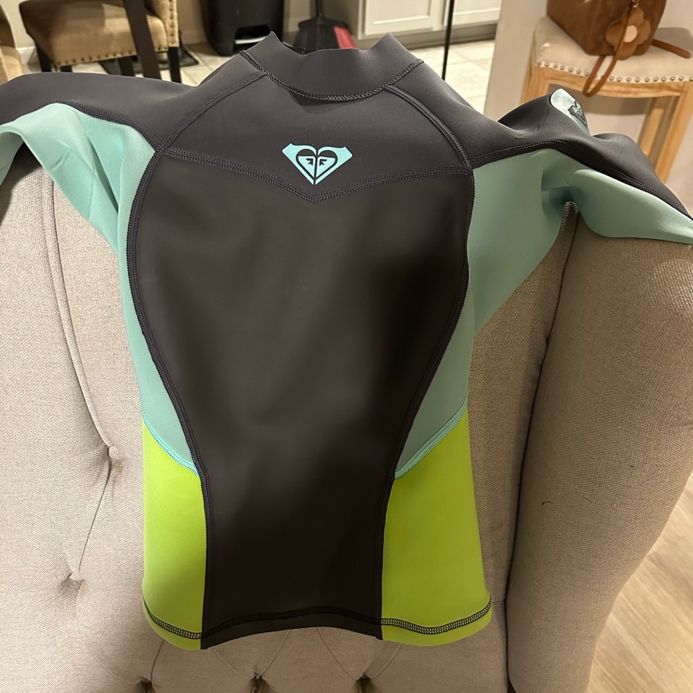 Roxy Black Aqua Rash Guard wetsuit top shirt long sleeve girls sz 4 (8/10)